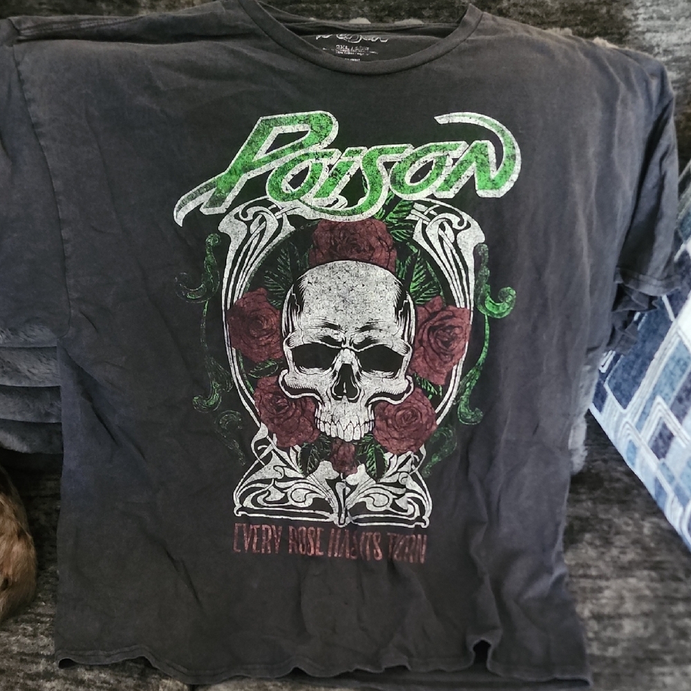 Men's Black Graphic POISON Band T-Shirt every Rose Has A Thorn